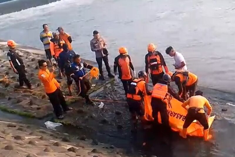 Pemuda Asal Sidoarjo yang Loncat ke Rolak Songo, Ditemukan Meninggal Dunia di Mojokerto – Suara Surabaya